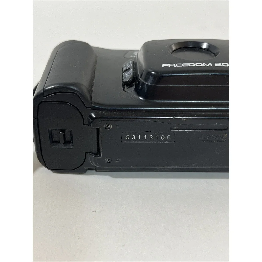 Minolta Freedom QD 35mm Film Camera Black Autofocus Quartz Date VTG NOT TESTED